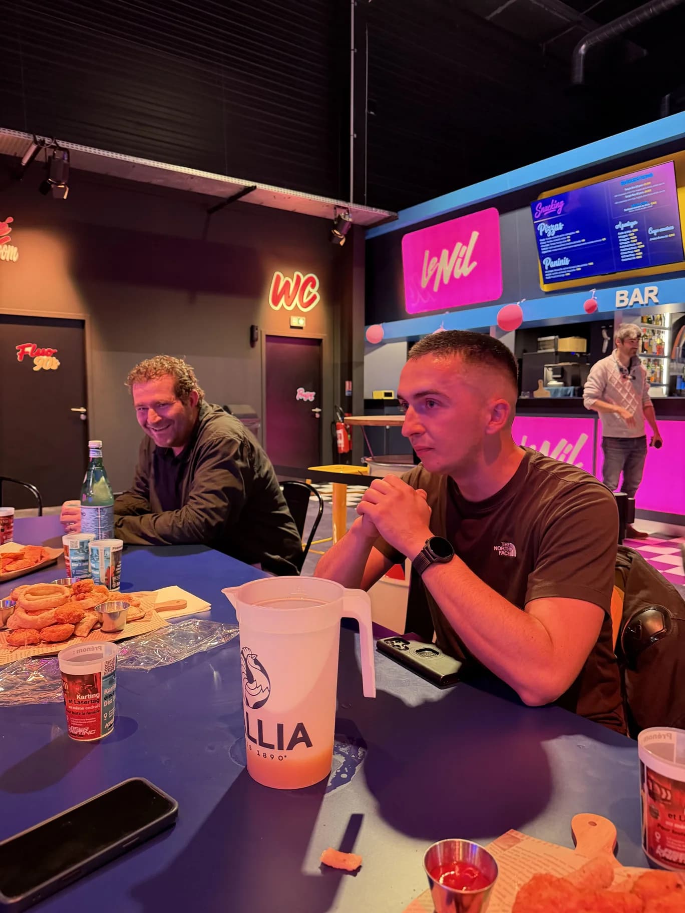 Moment convivial entre collègues lors de la soirée ADN Consulting à Nantes — photo 3