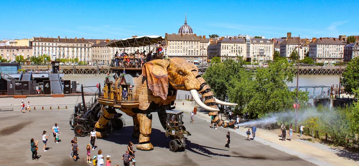 Vues de Nantes accompagnant l’ouverture de l’agence